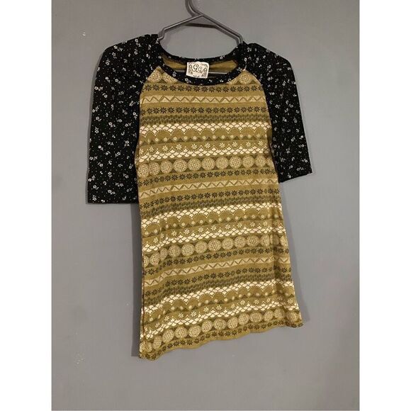 G Girl Flower Design Scoop Neck 3/4 Sleeve Top Size Medium - Picture 2 of 6